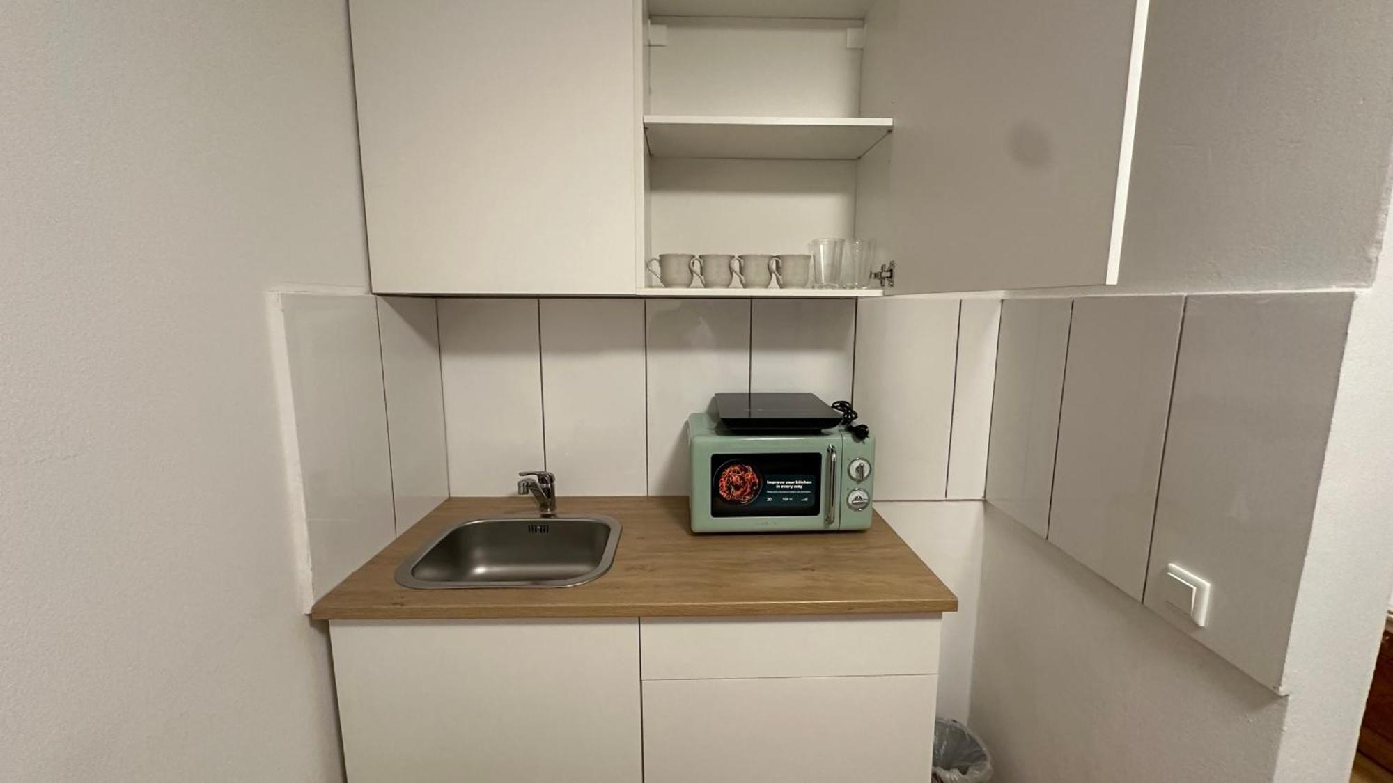 Apartment Im Mit Eigene Kueche Bad Balkon Parkplatz Netflix Nürnberg